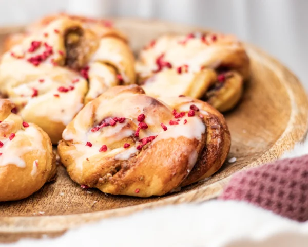 Roulés framboise pistache glacés artisanaux Maison Gisèle pâtisserie